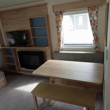 New 2 Bed Holiday Home With Decking In Rockley Park Dorset Near The Sea Lytchett Minster Екстер'єр фото